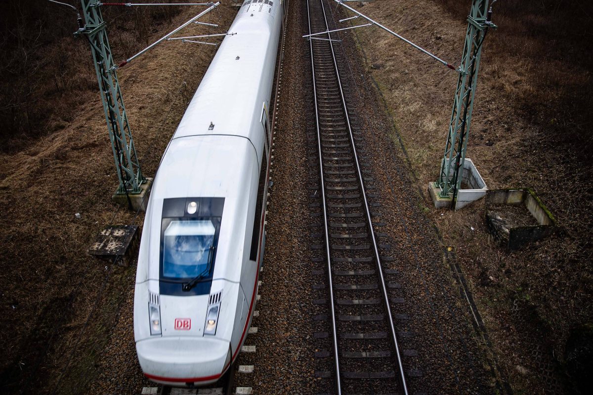 In der Bahn in Berlin meist gut aufgehoben. Doch Reisende eines ICE mussten jetzt eine ganz andere Erfahrung machen.