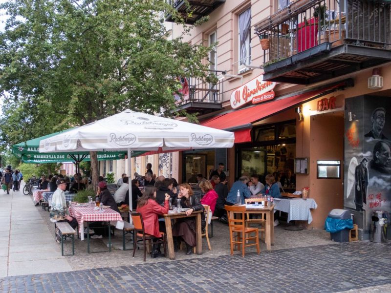 Restaurants in Berlin: Anwohner verklagen Bezirk – schuld sind Touristen