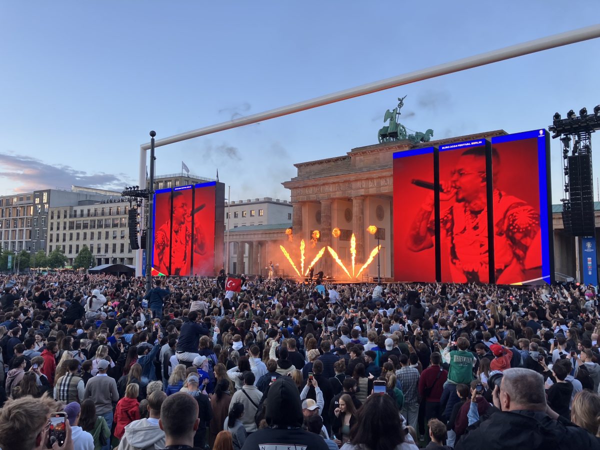 Die EM in Berlin hÃ¤tte spektakulÃ¤rer kaum erÃ¶ffnet werden kÃ¶nnen.