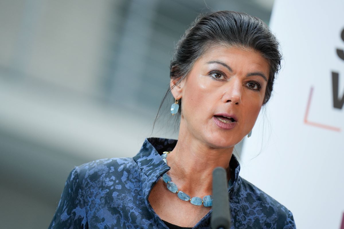 Sahra Wagenknecht, fordert zur Brandenburg-Wahl, dass in der PCK-Raffinerie in Schwedt bald wieder Russen-Öl verarbeitet werden soll.