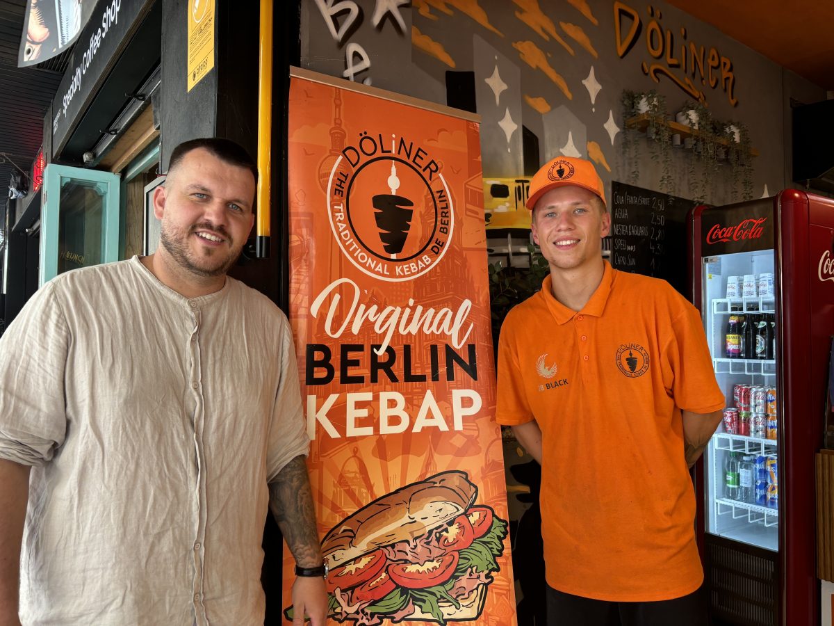 Die BrÃ¼der Kilian und Thilo Gildenberg verkaufen Berliner DÃ¶ner auf Mallorca.