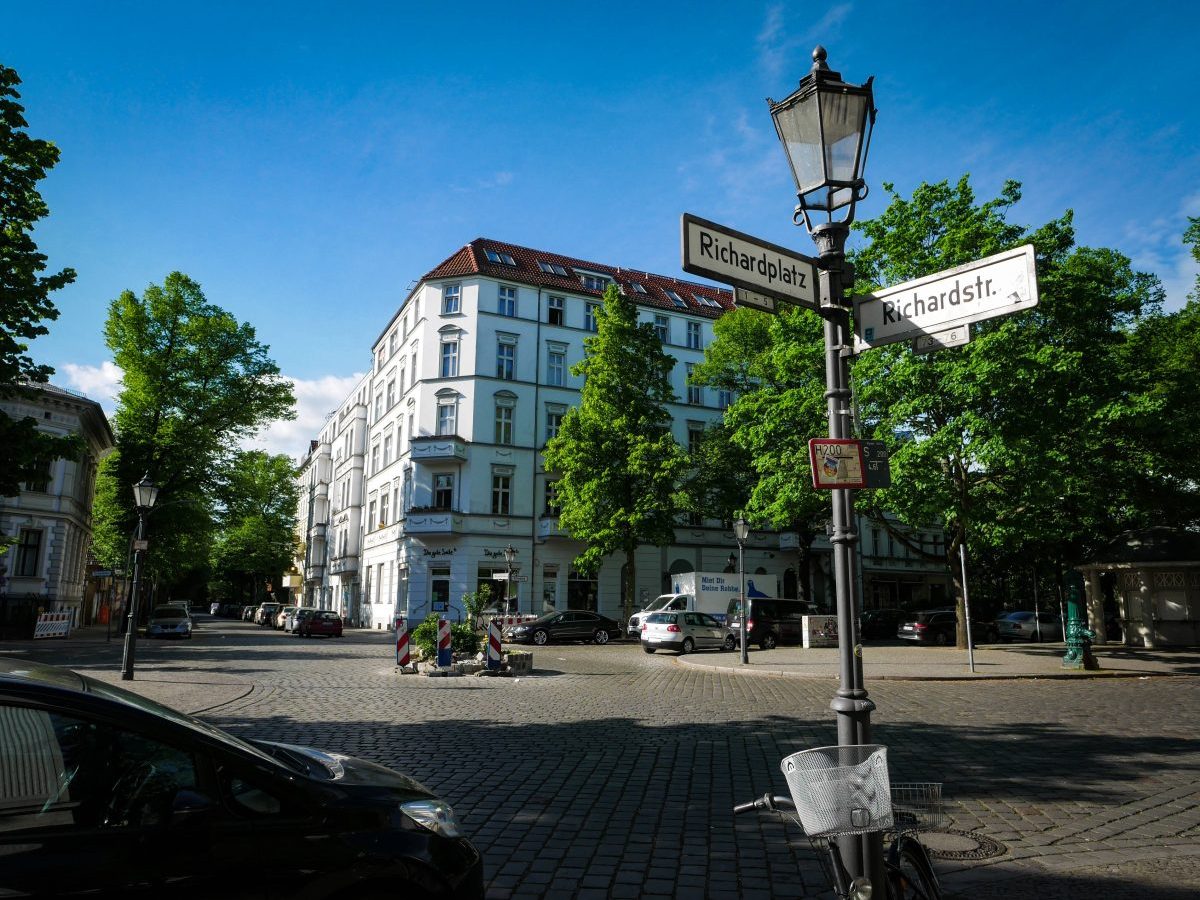 Am Richardplatz in NeukÃ¶lln hat eine neue Bar in Berlin erÃ¶ffnet.