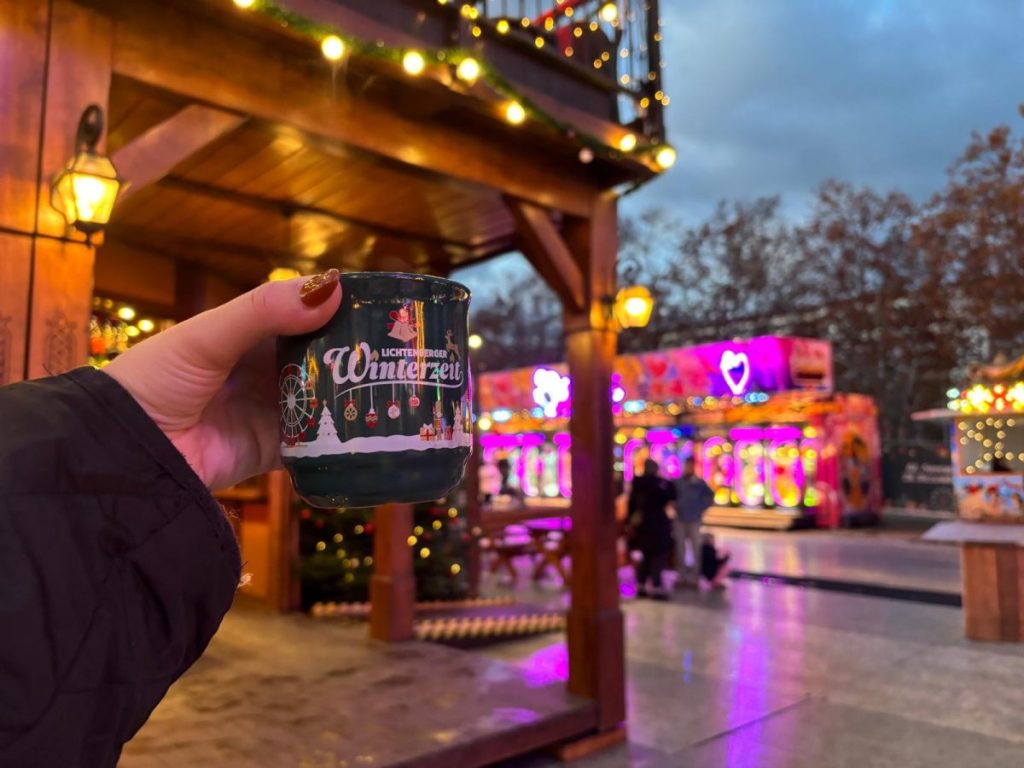 Für viele ist der Glühwein bei einem Besuch auf dem Weihnachtsmarkt ein absolutes Muss.