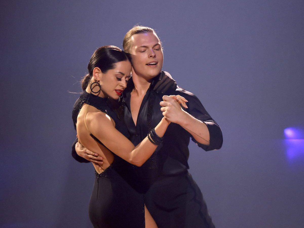 Bei â€žLet's Danceâ€œ brachte er mit seinen Tanzmoves die BÃ¼hne zum Beben. Jetzt Ã¼berrascht der Kelly-Spross mit einer Baby-Bombe!